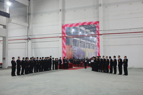 灯火绚烂欢喜会，，，，，，龙腾南宫NG28盛世宴  我公司举行2011年度总结表扬暨联欢晚会-伟昌铝材