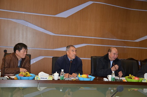 南宫NG28铝厂举行2012年第四序度产学研专家聚会-伟昌铝材