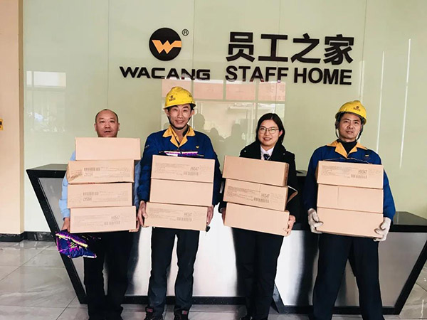 南宫NG28铝材春运派福利，，，温暖员工回家路 - 铝材厂商