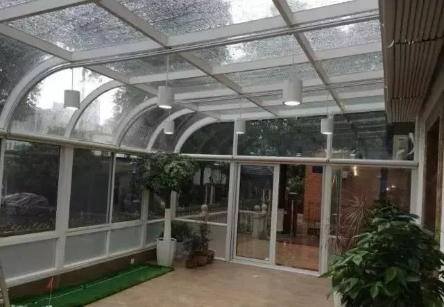 南宫NG28商学院 |狂风雨事后 家里的窗户漏水怎么办？？？？？